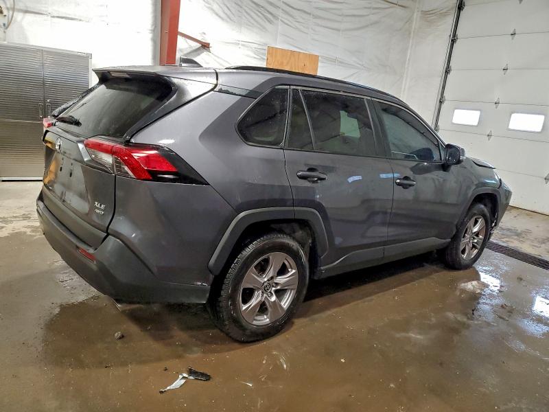 Фото 3 - TOYOTA RAV4