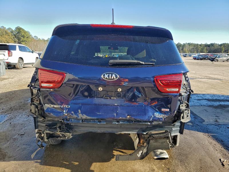 Фото 6 - KIA SORENTO