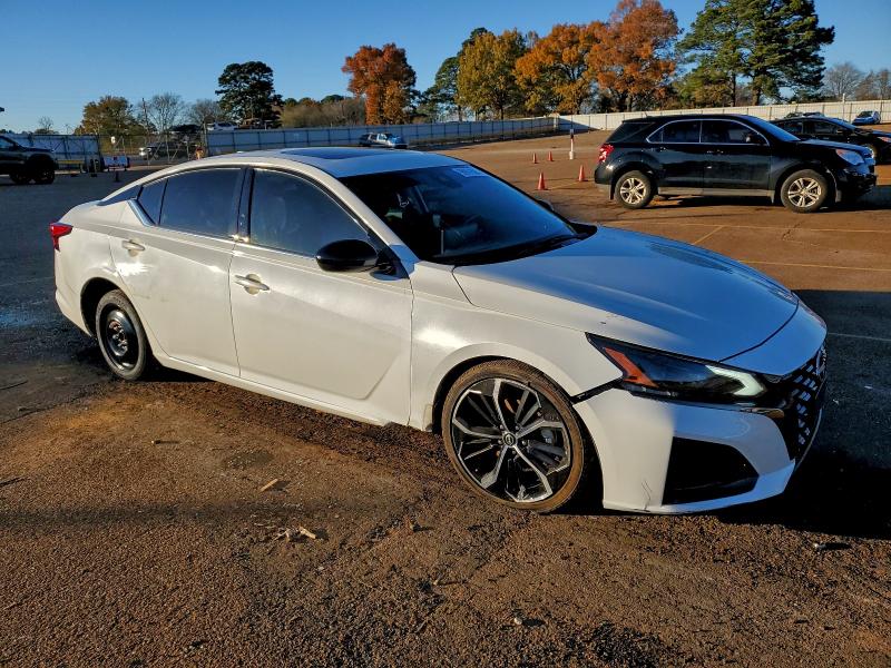 Фото 4 - NISSAN ALTIMA