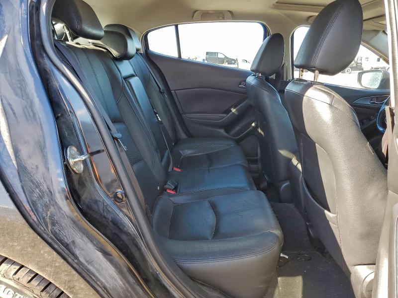 Фото 10 - MAZDA 3