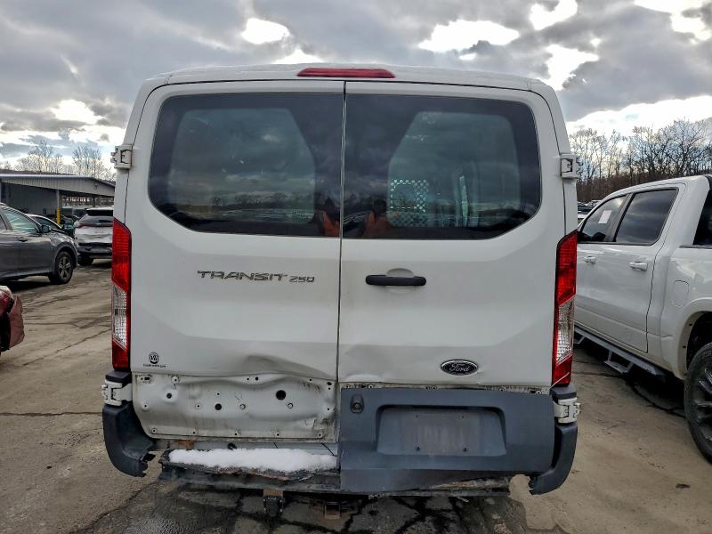 Фото 6 - FORD TRANSIT