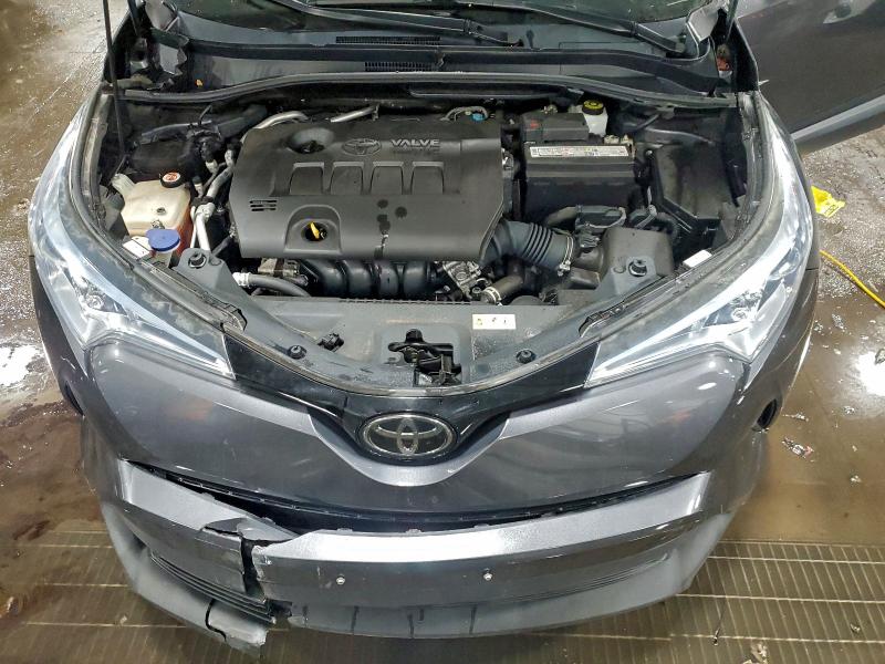 Фото 11 - TOYOTA C-HR