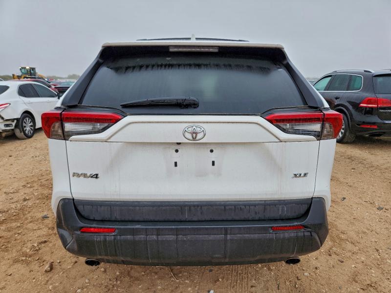 Фото 6 - TOYOTA RAV4