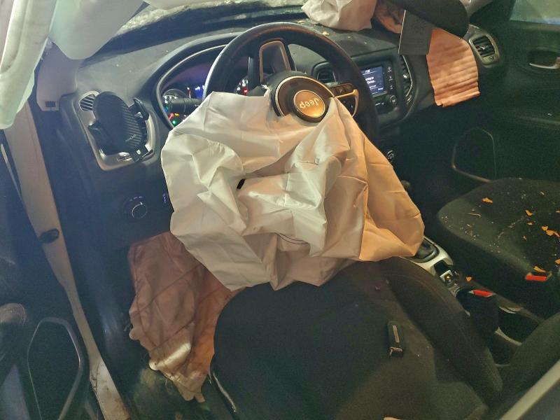 Фото 8 - JEEP COMPASS