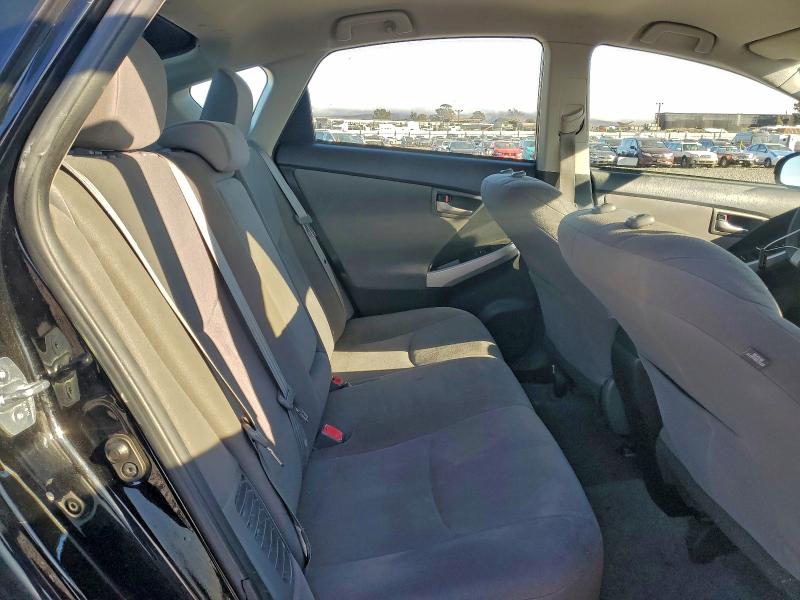 Фото 10 - TOYOTA PRIUS