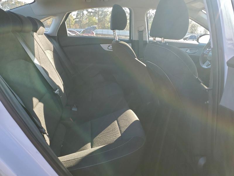 Фото 10 - KIA FORTE