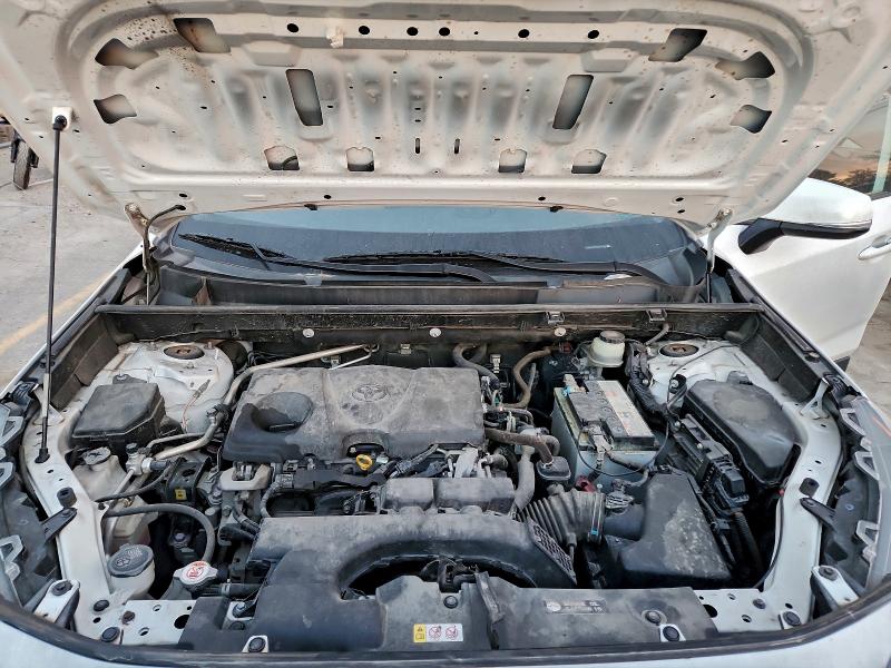 Фото 11 - TOYOTA RAV4