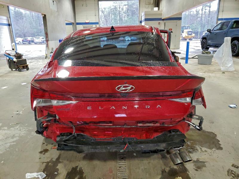 Фото 6 - HYUNDAI ELANTRA