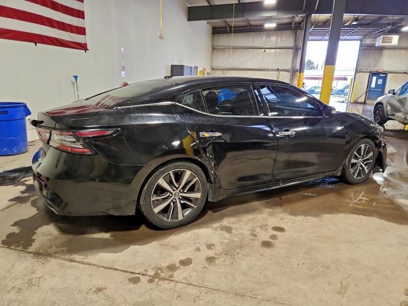 Фото 3 - NISSAN MAXIMA