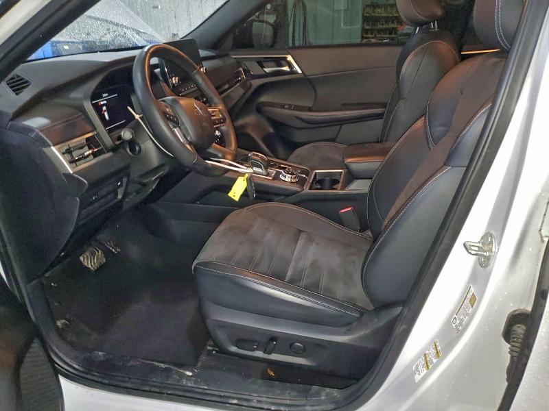 Фото 7 - MITSUBISHI OUTLANDER