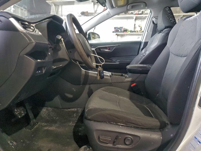 Фото 7 - TOYOTA RAV4