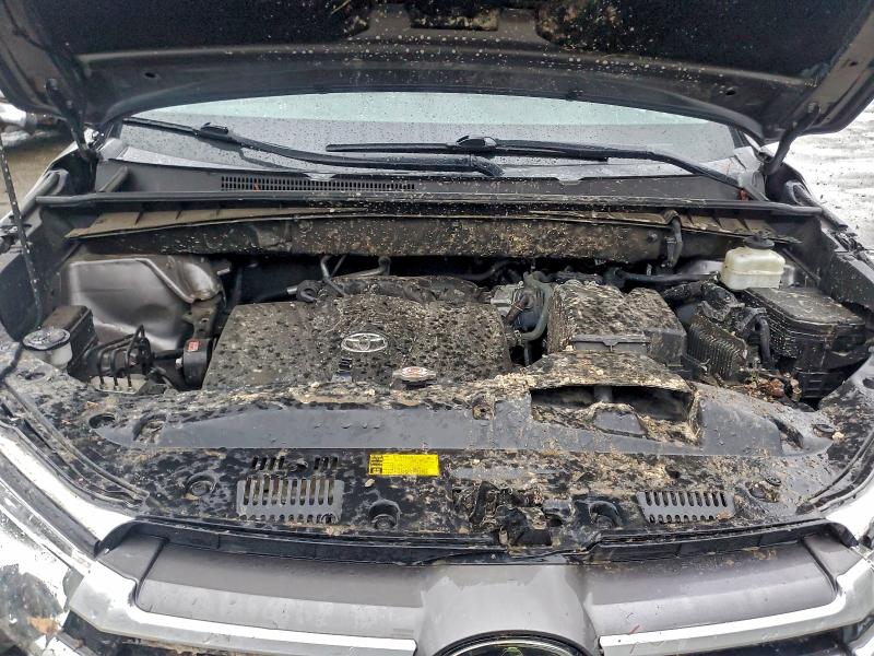 Фото 12 - TOYOTA HIGHLANDER