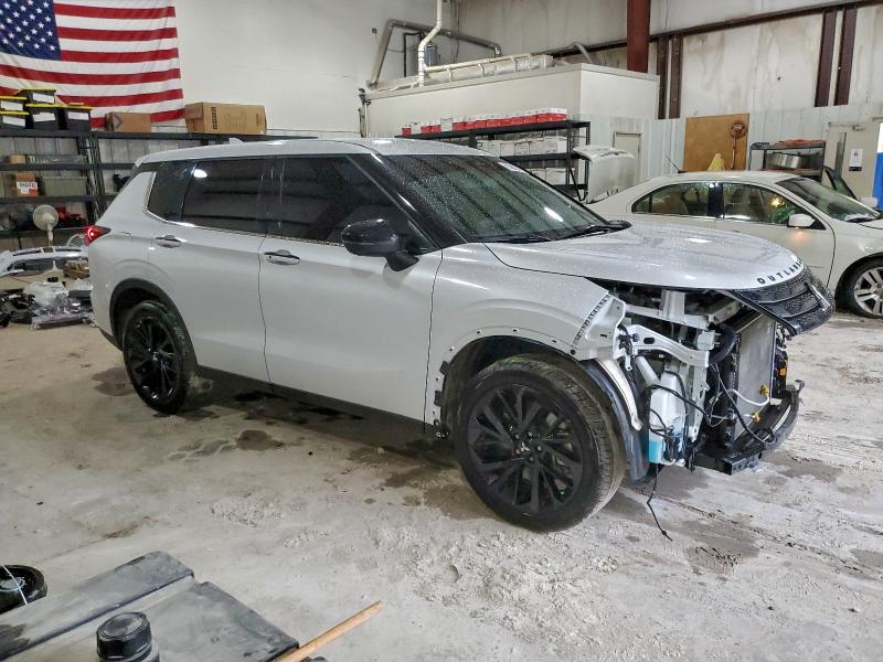 Фото 4 - MITSUBISHI OUTLANDER