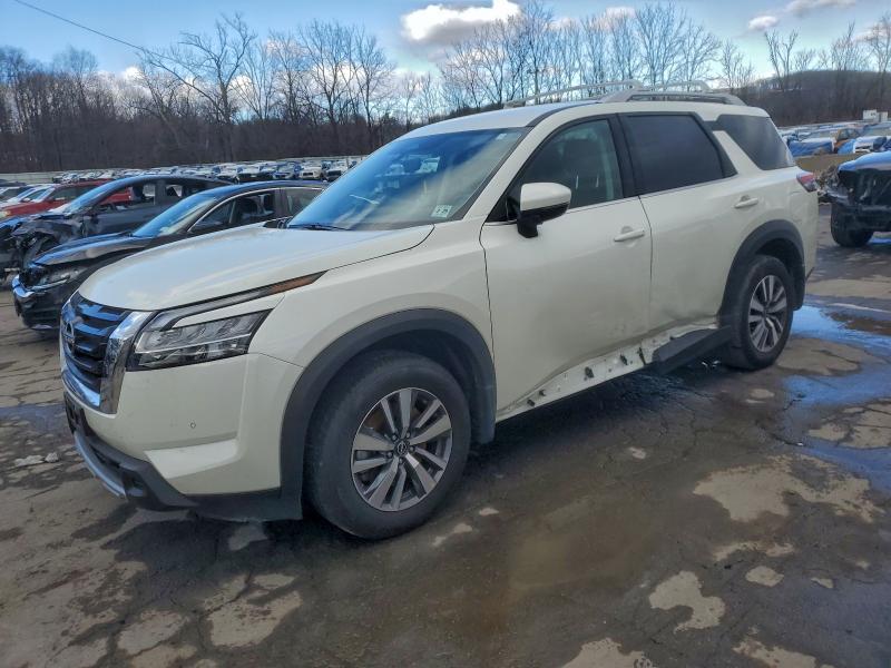 Фото 1 - NISSAN PATHFINDER