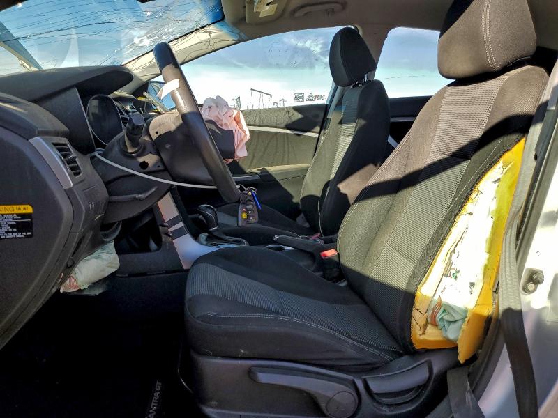 Фото 7 - HYUNDAI ELANTRA