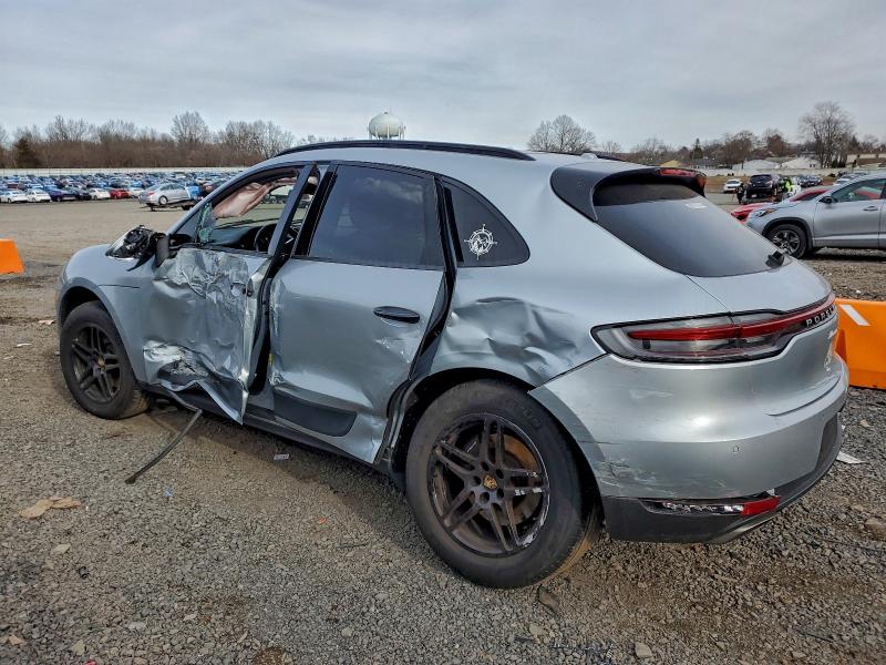 Фото 2 - PORSCHE MACAN