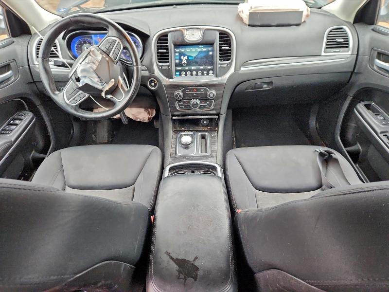 Фото 8 - CHRYSLER 300