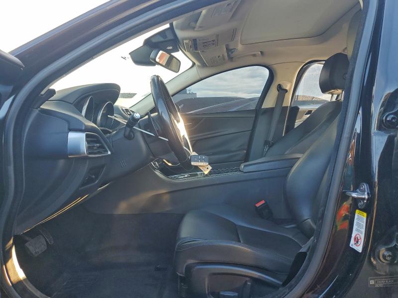 Фото 7 - JAGUAR XE