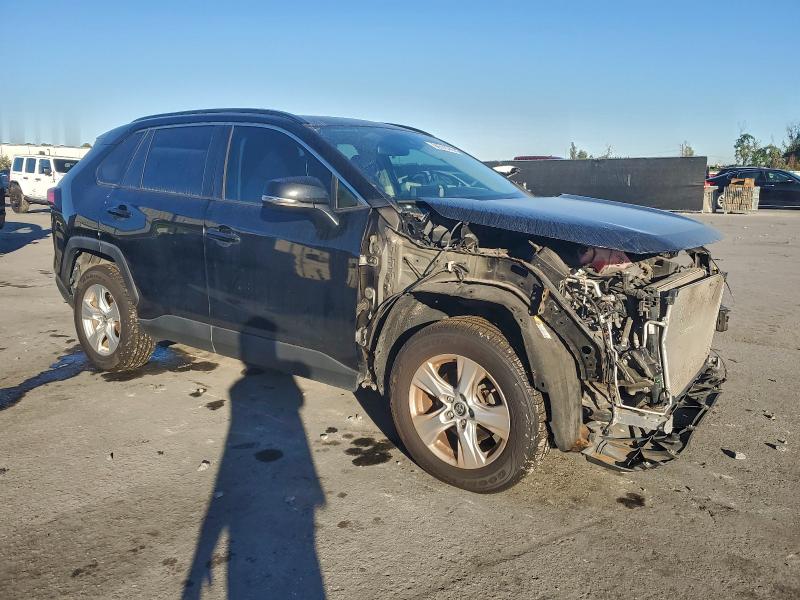 Фото 4 - TOYOTA RAV4