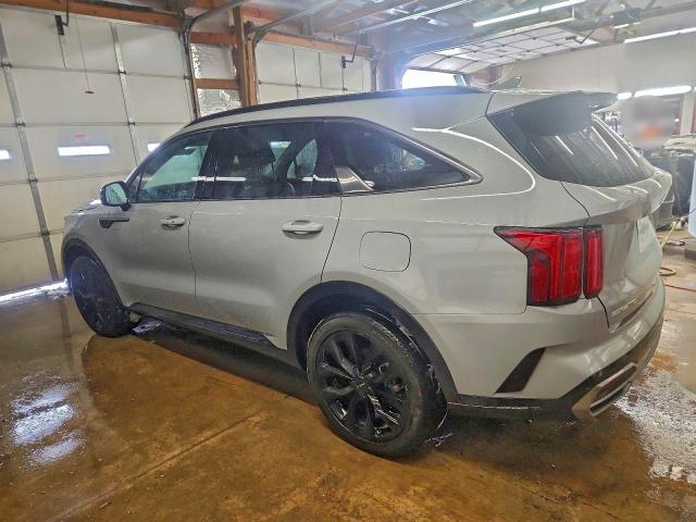 Фото 2 - KIA SORENTO