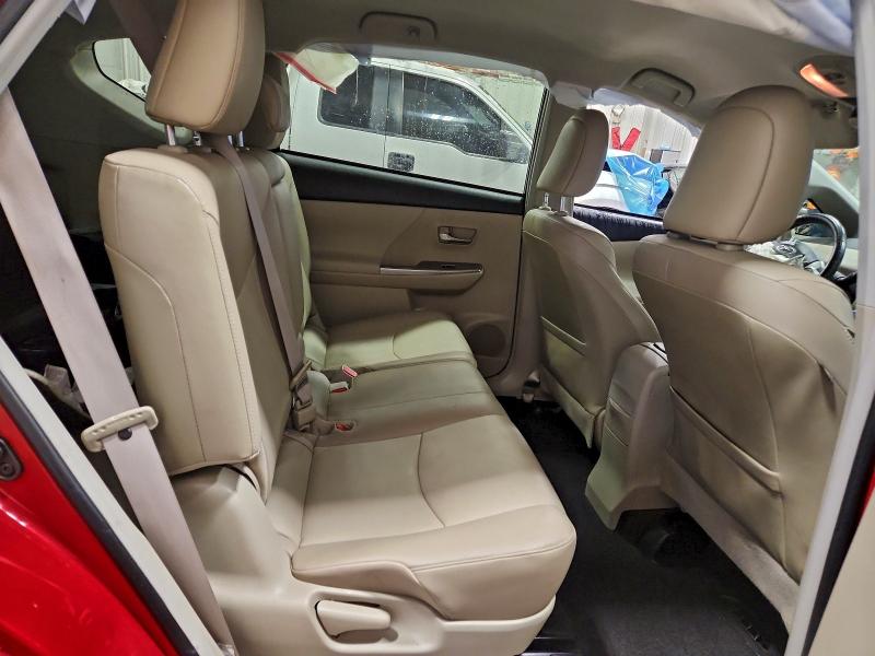 Фото 10 - TOYOTA PRIUS