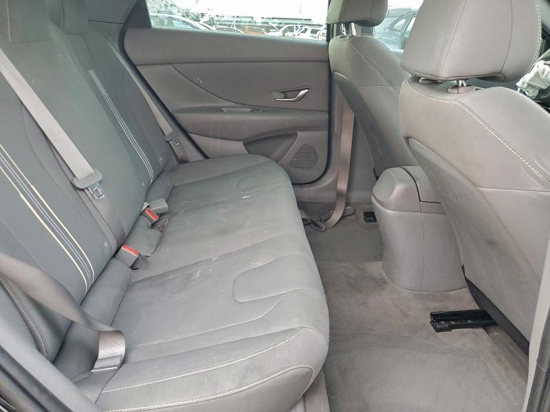 Фото 10 - HYUNDAI ELANTRA