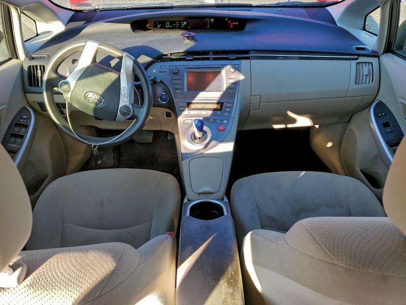 Фото 8 - TOYOTA PRIUS