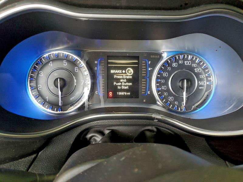 Фото 9 - CHRYSLER 200