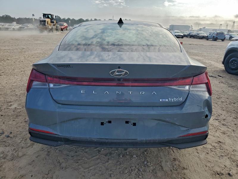 Фото 6 - HYUNDAI ELANTRA