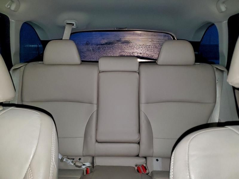 Фото 10 - SUBARU OUTBACK