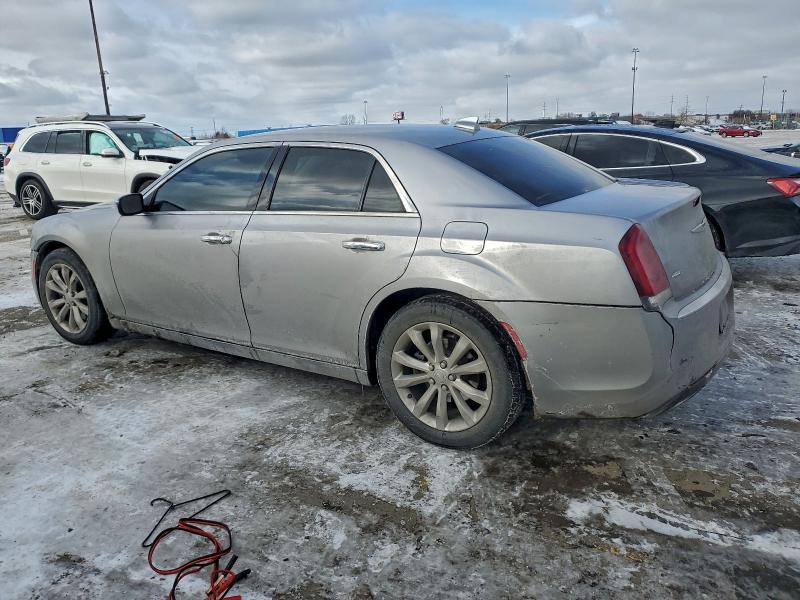 Фото 2 - CHRYSLER 300