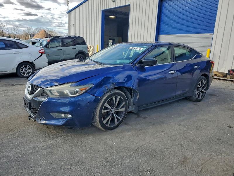 Фото 1 - NISSAN MAXIMA