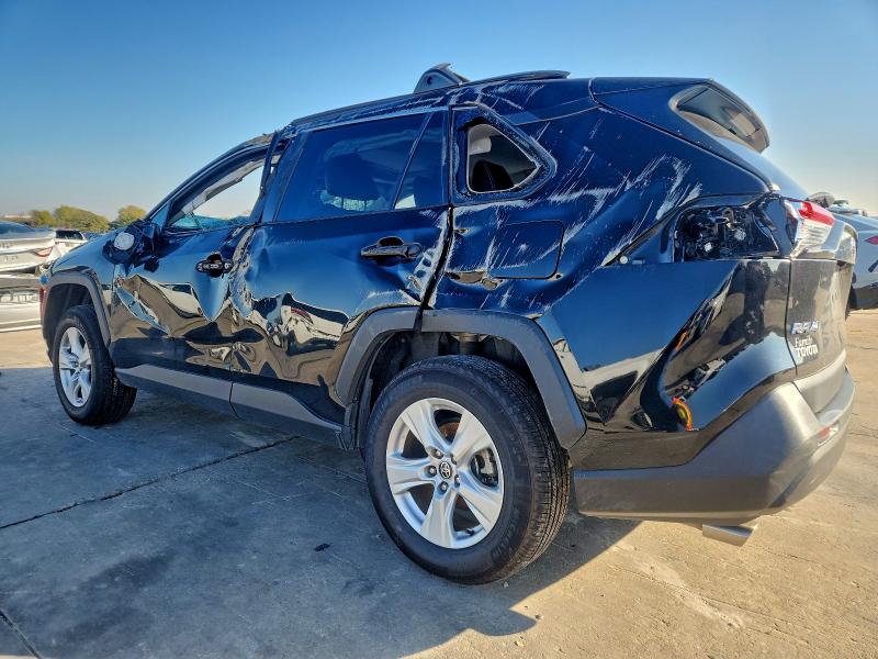 Фото 2 - TOYOTA RAV4