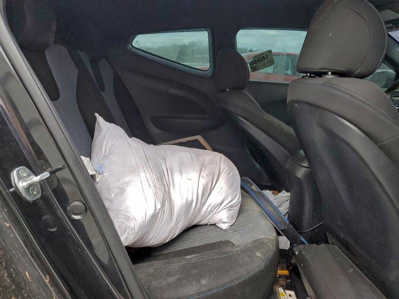 Фото 10 - HYUNDAI VELOSTER