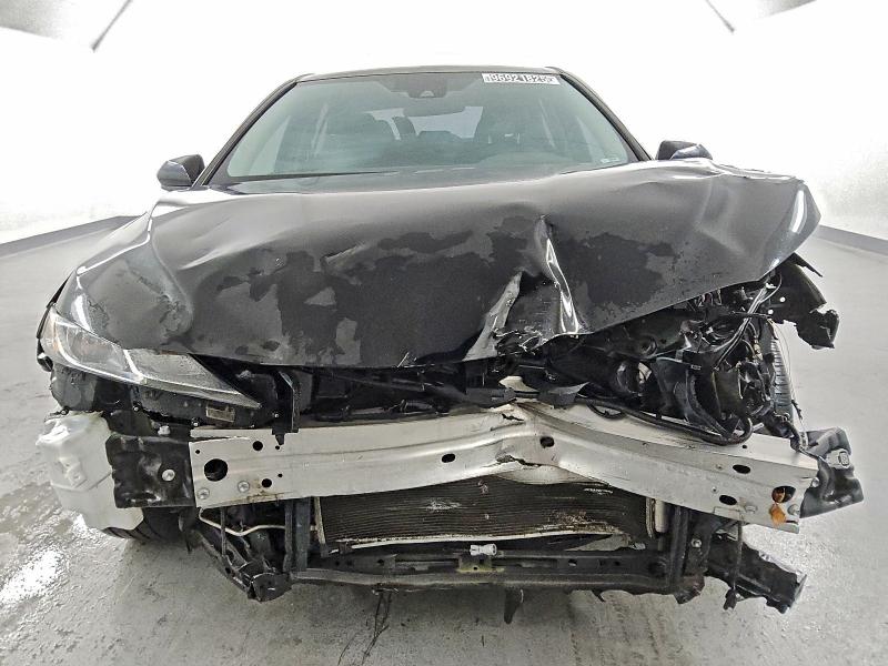 Фото 5 - TOYOTA CAMRY