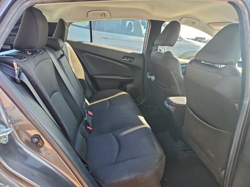 Фото 10 - TOYOTA PRIUS