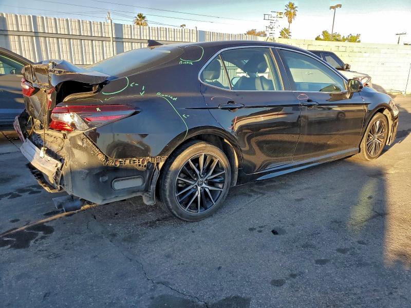 Фото 3 - TOYOTA CAMRY