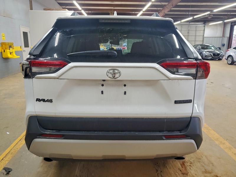 Фото 6 - TOYOTA RAV4