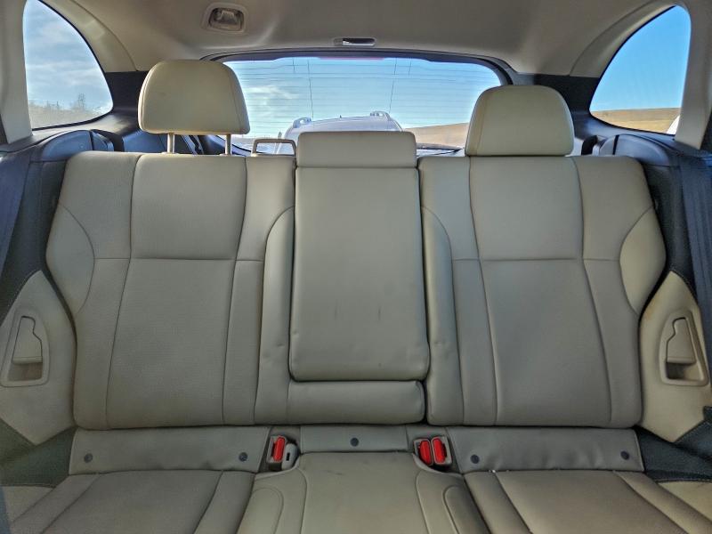 Фото 10 - SUBARU OUTBACK