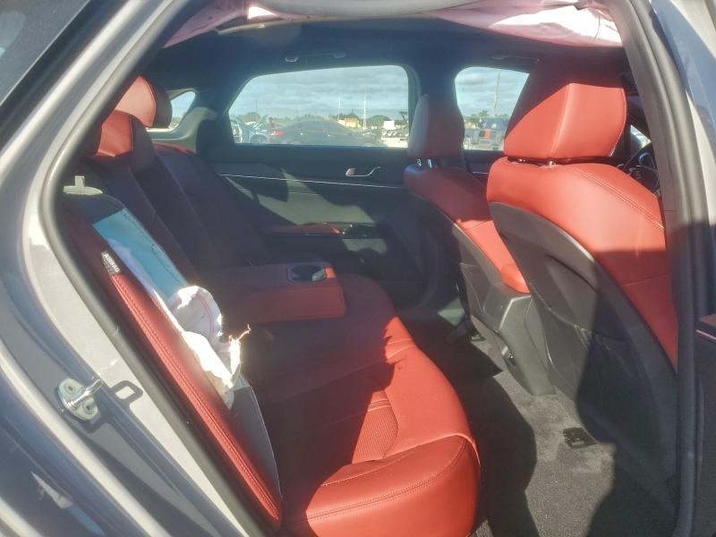 Фото 10 - KIA K5