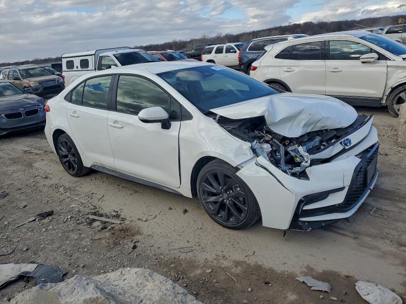 Фото 4 - TOYOTA COROLLA