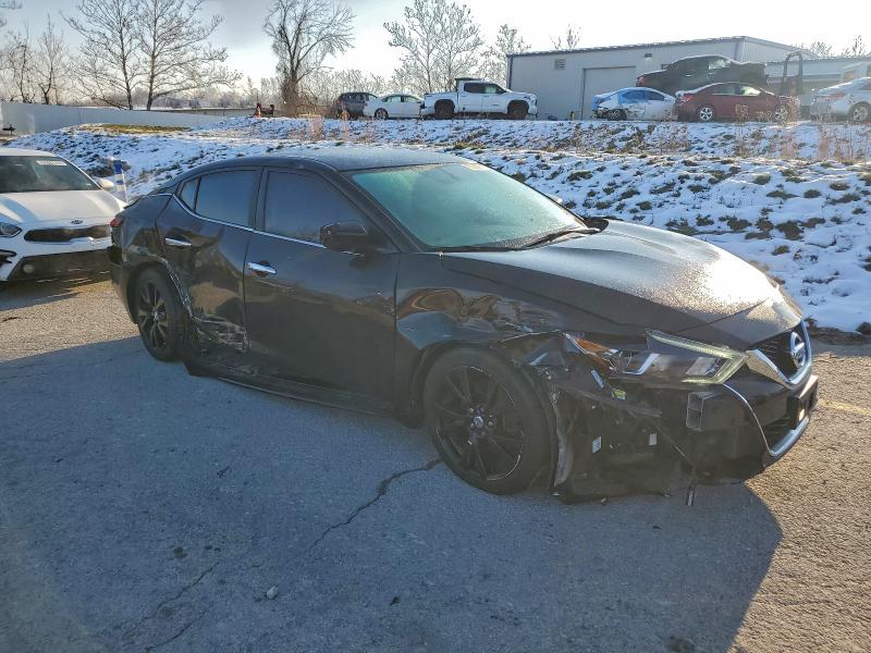 Фото 4 - NISSAN MAXIMA