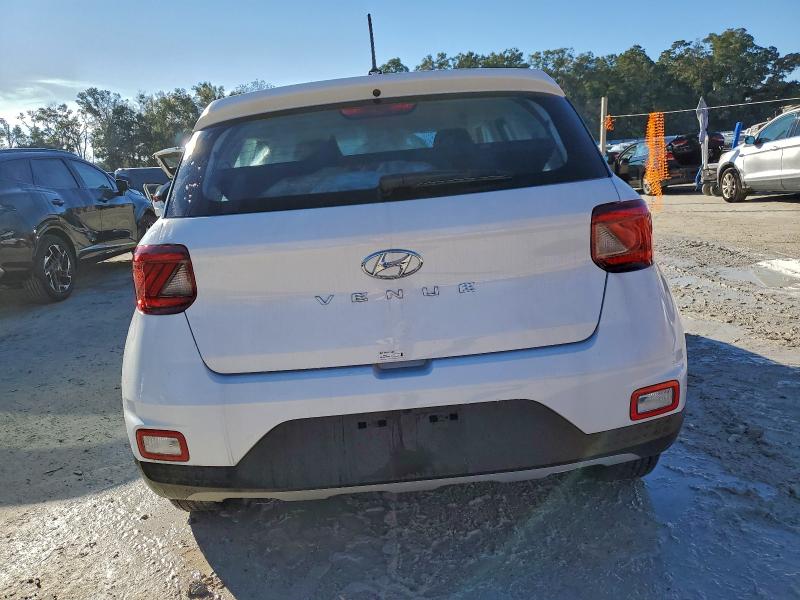 Фото 6 - HYUNDAI VENUE