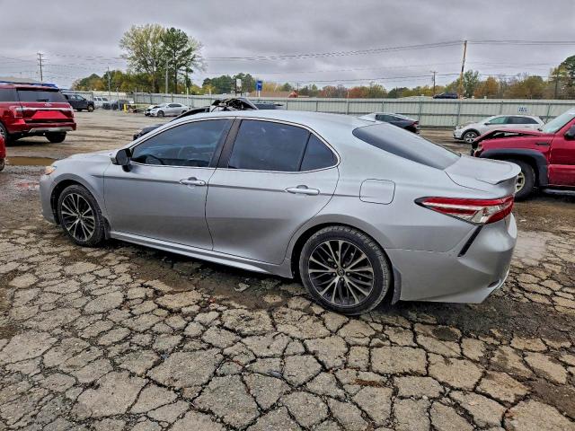 Фото 2 - TOYOTA CAMRY