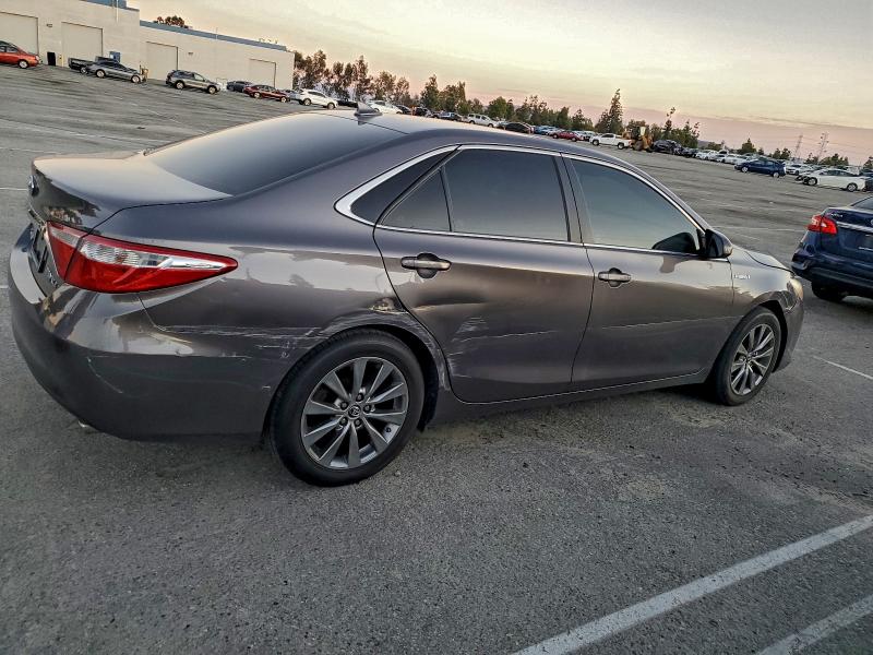 Фото 3 - TOYOTA CAMRY