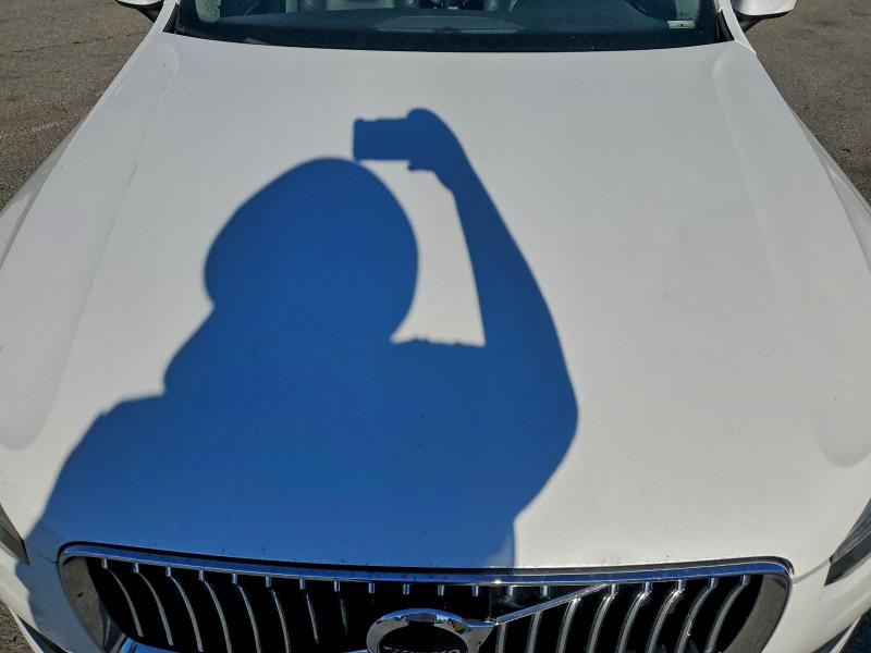 Фото 12 - VOLVO XC90