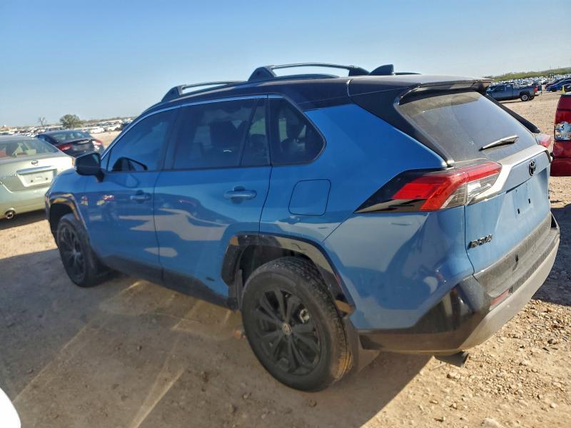 Фото 2 - TOYOTA RAV4