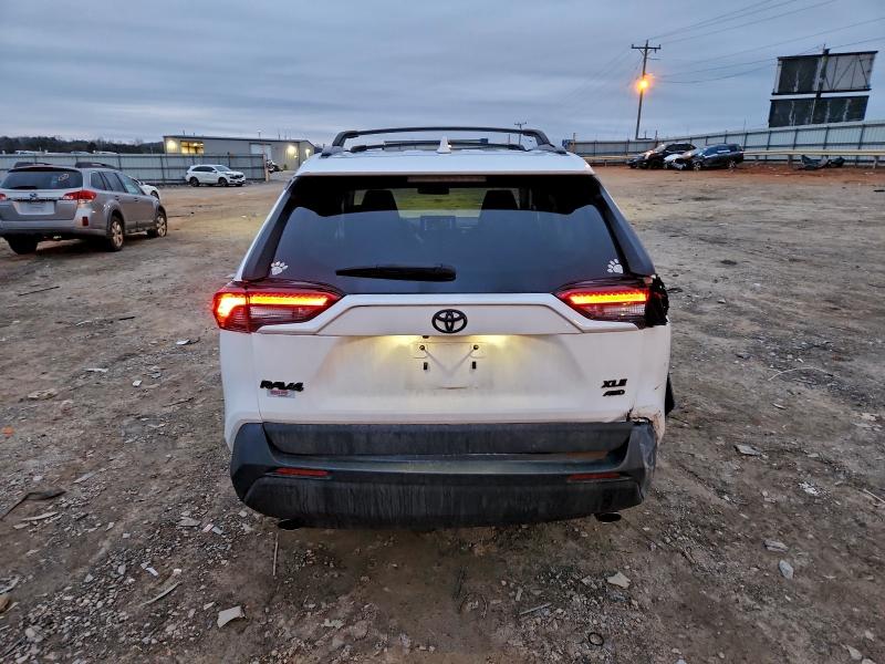 Фото 6 - TOYOTA RAV4