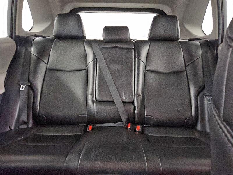 Фото 10 - TOYOTA RAV4