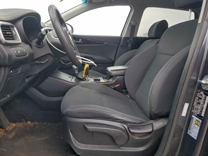 Фото 7 - KIA SORENTO